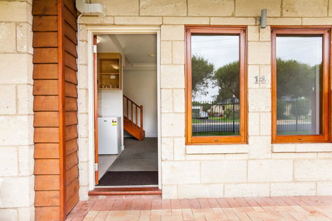 Nightcap At The Ship Inn - Your Accommodation 44