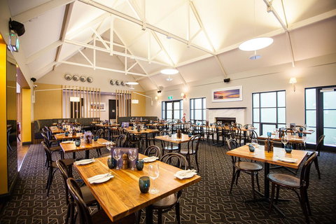 Nightcap At The Ship Inn - Your Accommodation 9