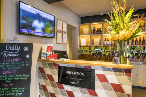 Nightcap At The Ship Inn - Your Accommodation 12