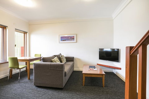 Nightcap At The Ship Inn - Your Accommodation 28