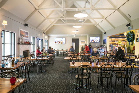 Nightcap At The Ship Inn - Your Accommodation 39