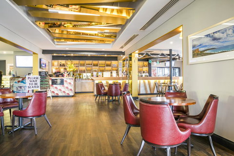 Nightcap At The Ship Inn - Your Accommodation 10