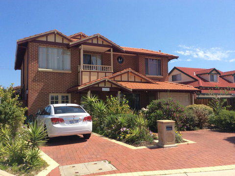 Crossland House - Your Accommodation 12