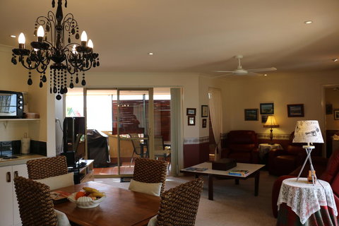 Crossland House - Your Accommodation 18