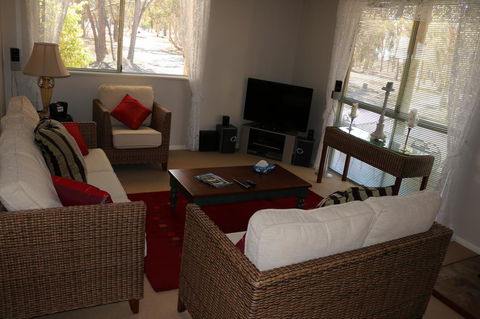 Kendenup Cottages And Lodge - Your Accommodation 12