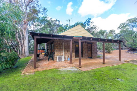 Yelverton Brook Conservation Sanctuary - Your Accommodation 12