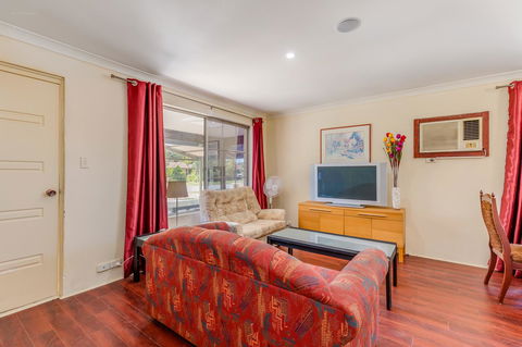 Brilliant, Neat, Convenient, Family-friendly House - Your Accommodation 1