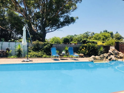 Swan Valley Rest Cottage - Your Accommodation 2