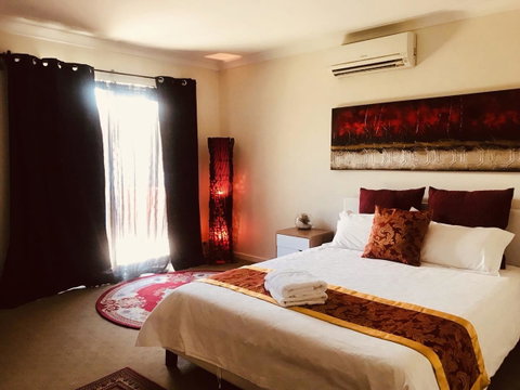 Swan Valley Rest Cottage - Your Accommodation 4
