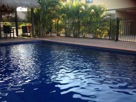 Breezes Apartments - Your Accommodation 0