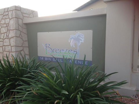 Breezes Apartments - Your Accommodation 13