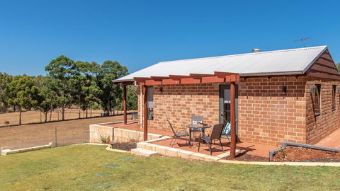 'Bindoon Valley Escape' Cottage - Your Accommodation 9