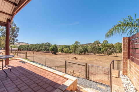 'Bindoon Valley Escape' Cottage - Your Accommodation 7