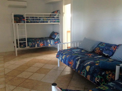Lemon Tree Lodge - Your Accommodation 8