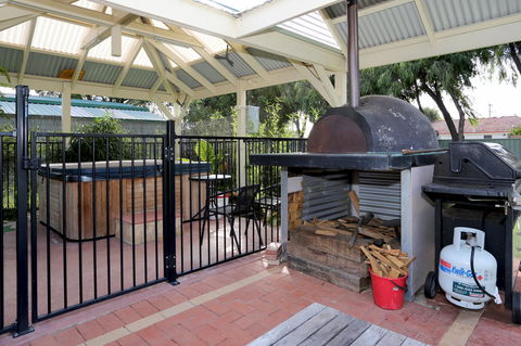 Busselton Guest House - Your Accommodation 38