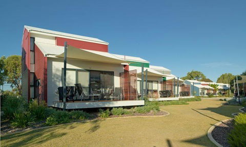 Footprints Preston Beach - Your Accommodation 12