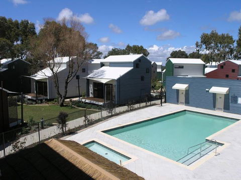 Footprints Preston Beach - Your Accommodation 5