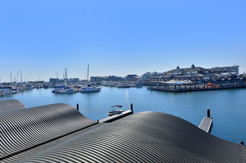 Dolphin Quay Apartments - Your Accommodation 6