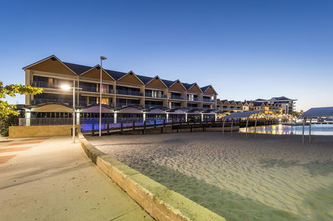 Dolphin Quay Apartments - Your Accommodation 0