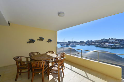 Dolphin Quay Apartments - Your Accommodation 14