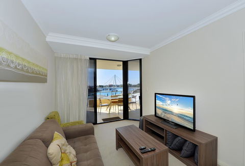 Dolphin Quay Apartments - Your Accommodation 10