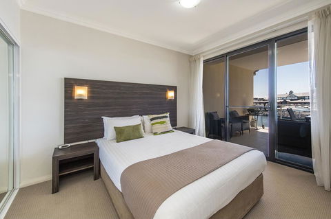 Dolphin Quay Apartments - Your Accommodation 30