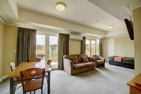 The Jetty Resort - Your Accommodation 24