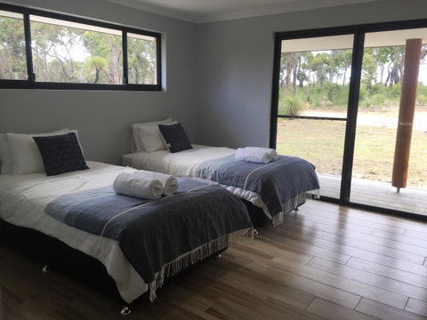 Eagle Bay House - Your Accommodation 2