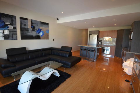 The Arcadia Apartment - Your Accommodation 8