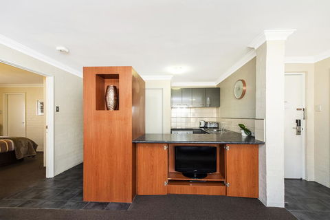 Subiaco Village 18 - Your Accommodation 7