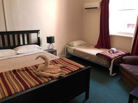 Junction Hotel Moora - Your Accommodation 24
