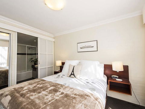Subiaco Village 28 - Your Accommodation 10