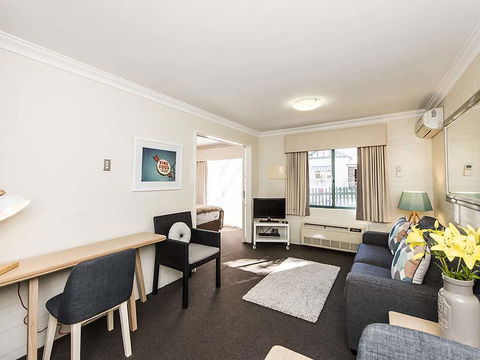 Subiaco Village 28 - Your Accommodation 6