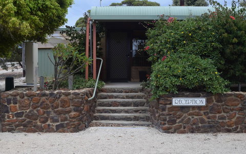 Hopetoun Motel & Chalet Village - Your Accommodation 9
