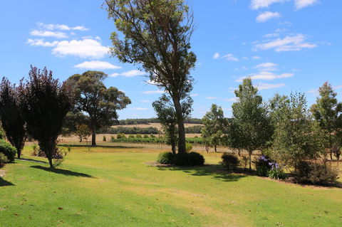 Burton Farmhouse - Your Accommodation 7