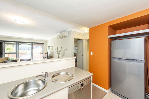 Subiaco Emporium Apartment - Your Accommodation 18