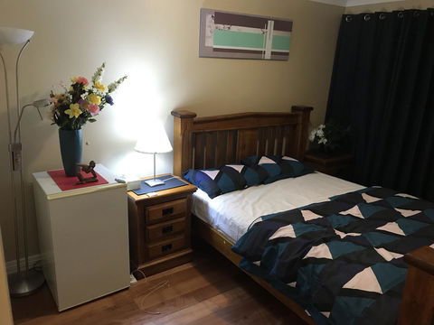 Master Room With Attachd Bath - Your Accommodation 11