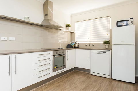 Forrest St - Your Accommodation 8