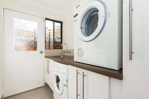 Forrest St - Your Accommodation 16