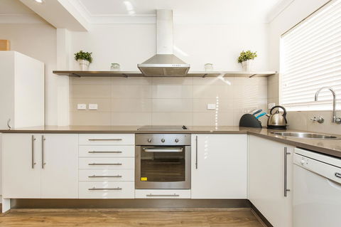 Forrest St - Your Accommodation 9