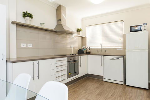 Forrest St - Your Accommodation 6