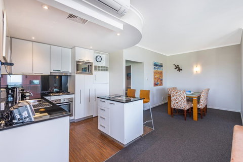 A 406 FANTASTIC OCEAN BEACH And MARINA VIEW APT - MANDURAH - Your Accommodation 21