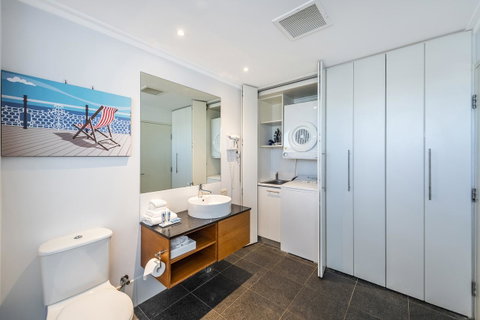 A 406 FANTASTIC OCEAN BEACH And MARINA VIEW APT - MANDURAH - Your Accommodation 15