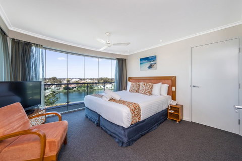 A 406 FANTASTIC OCEAN BEACH And MARINA VIEW APT - MANDURAH - Your Accommodation 12