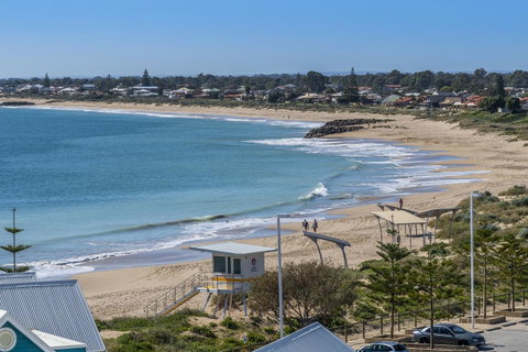 A 406 FANTASTIC OCEAN BEACH And MARINA VIEW APT - MANDURAH - Your Accommodation 5