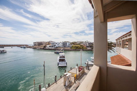 The Marina Hotel - Mindarie - Your Accommodation 2