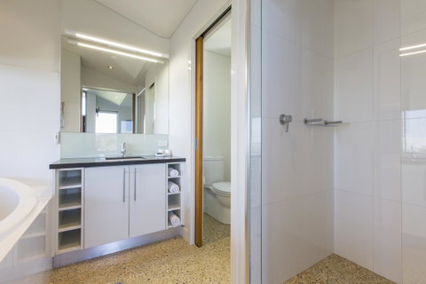 Aquatic Visions - Your Accommodation 6