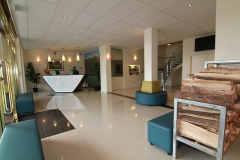 Gateway Hotel By Nightcap Plus - Your Accommodation 8