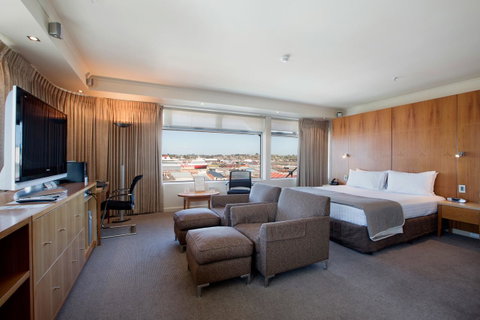 Gateway Hotel By Nightcap Plus - Your Accommodation 35