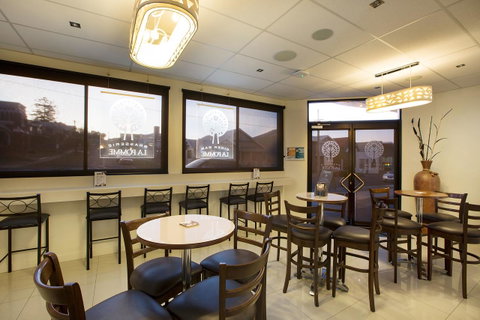 Gateway Hotel By Nightcap Plus - Your Accommodation 9